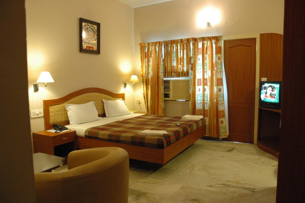 Hotel Saradharam Chidambaram Eksteriør bilde